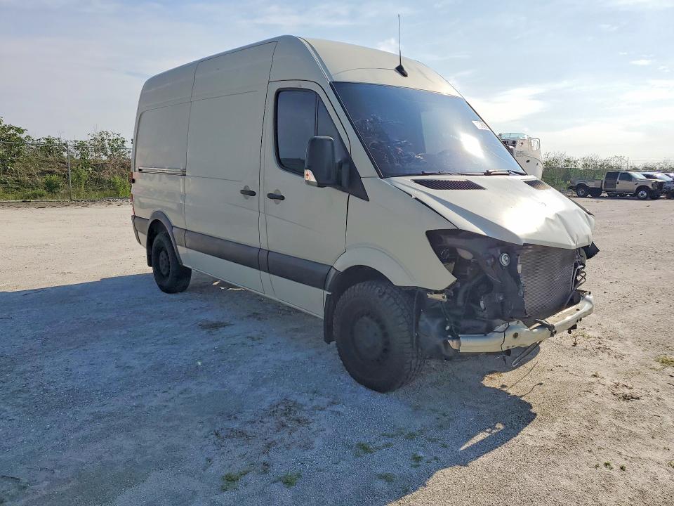 2018 Mercedes-benz Sprinter VIN WD3PE7CD0JP636458 COPART salvage auction — FRONT END, Fl - Cert Of Title Slvg Rebuildable, sold $7,600 on 2026-07-08 (photo 4)