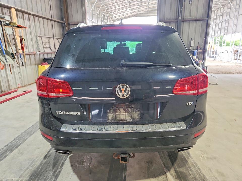 2014 Volkswagen Touareg VIN WVGEP9BPXED013575 COPART salvage auction — HAIL, Mo - Salvage Certificate Of Title, sold $1,550 on 2026-07-28 (photo 6)