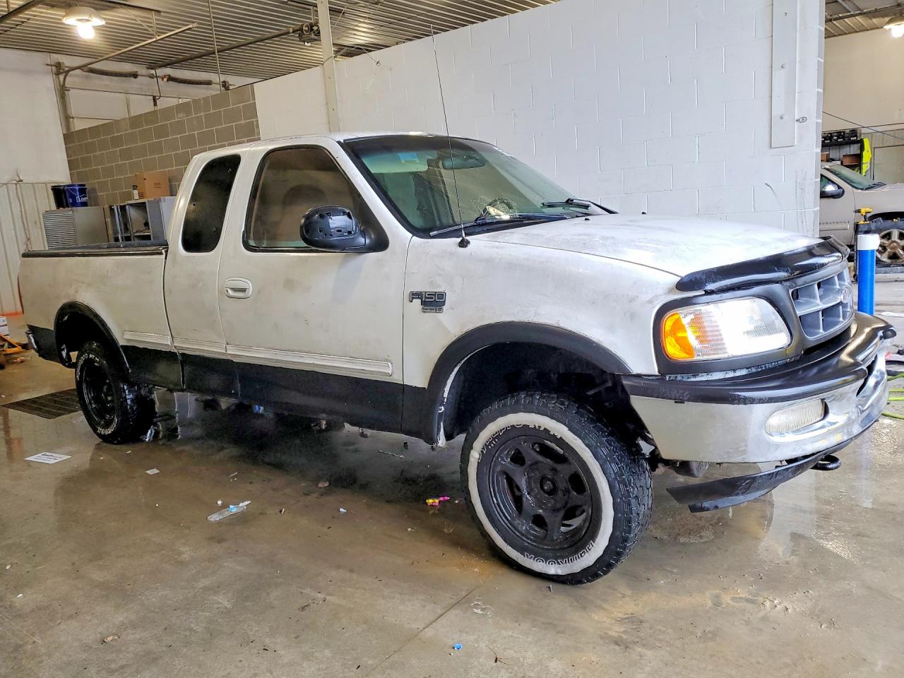 1998 Ford F-150 Lightning VIN 1FTZX18W3WKB45547 COPART salvage auction — Minor Dent/Scratches, VA - CERTIFICATE OF TITLE, sold $175 on 2026-07-09 (photo 4)