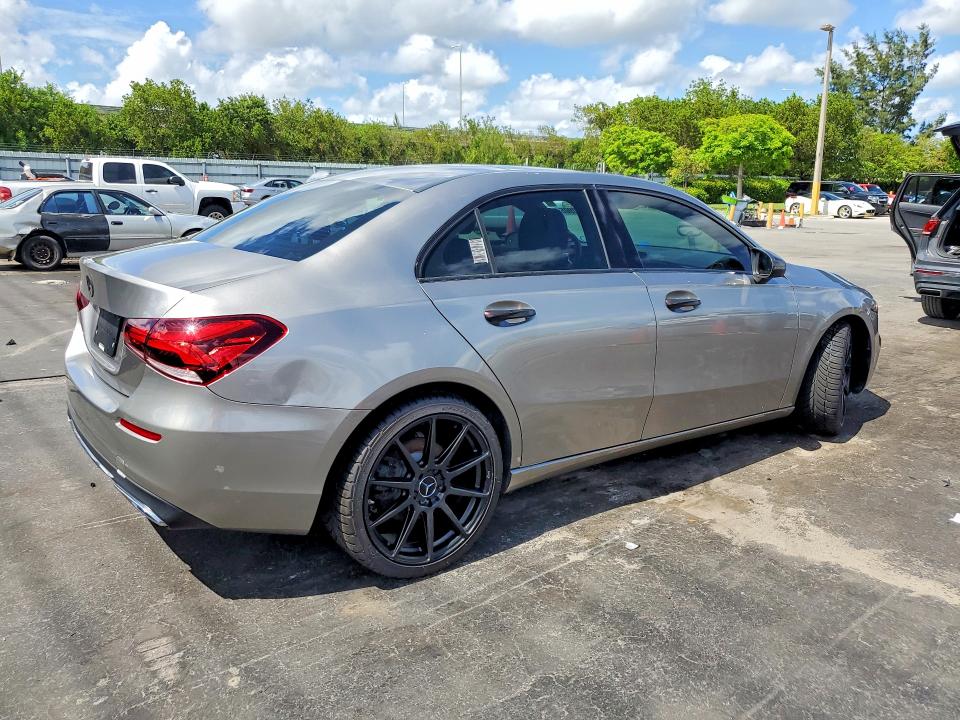 2019 Mercedes-benz VIN WDD3G4EB4KW017528 COPART salvage auction — MECHANICAL, Fl - Certificate Of Title (P), sold $9,400 on 2026-07-14 (photo 3)