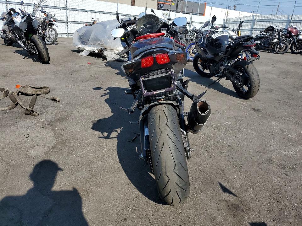 2017 Suzuki Gsx-r VIN JS1GN7FA6H2100932 COPART salvage auction — FRONT END, Ca - Salvage Certificate, sold $2,700 on 2026-07-16 (photo 4)