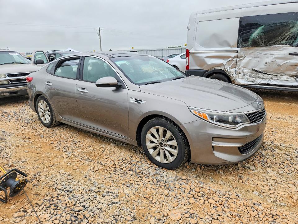 2016 Kia VIN 5XXGU4L36GG037868 COPART salvage auction — HAIL, Mo - Salvage Certificate Of Title, sold $1,200 on 2026-07-08 (photo 4)