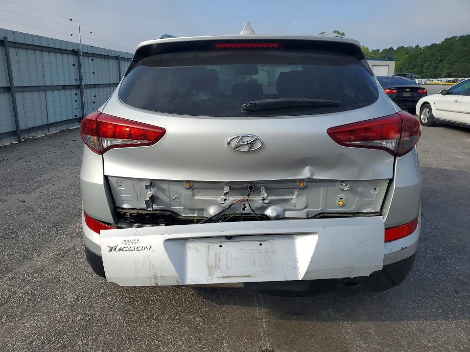 2018 Hyundai Tucson VIN KM8J33A41JU728883 COPART salvage auction — REAR END, Nc - Salvage Certificate Of Title, sold $5,500 on 2026-07-28 (photo 6)