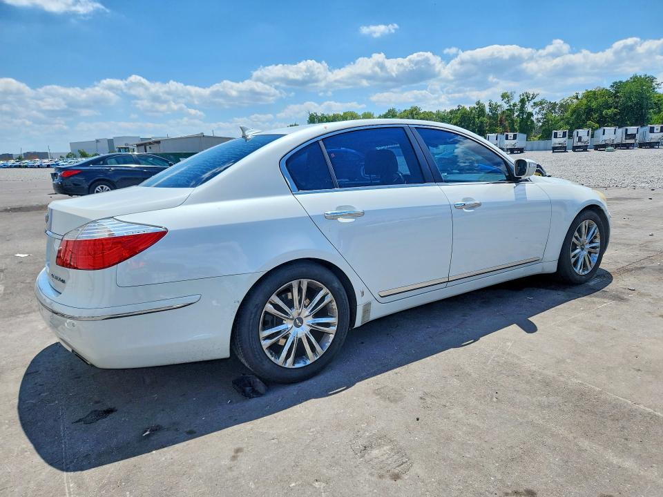 2011 Hyundai Genesis VIN KMHGC4DF1BU114155 COPART salvage auction — FRONT END, FL - CERT OF TITLE SLVG REBUILDABLE, sold $350 on 2026-07-20 (photo 3)