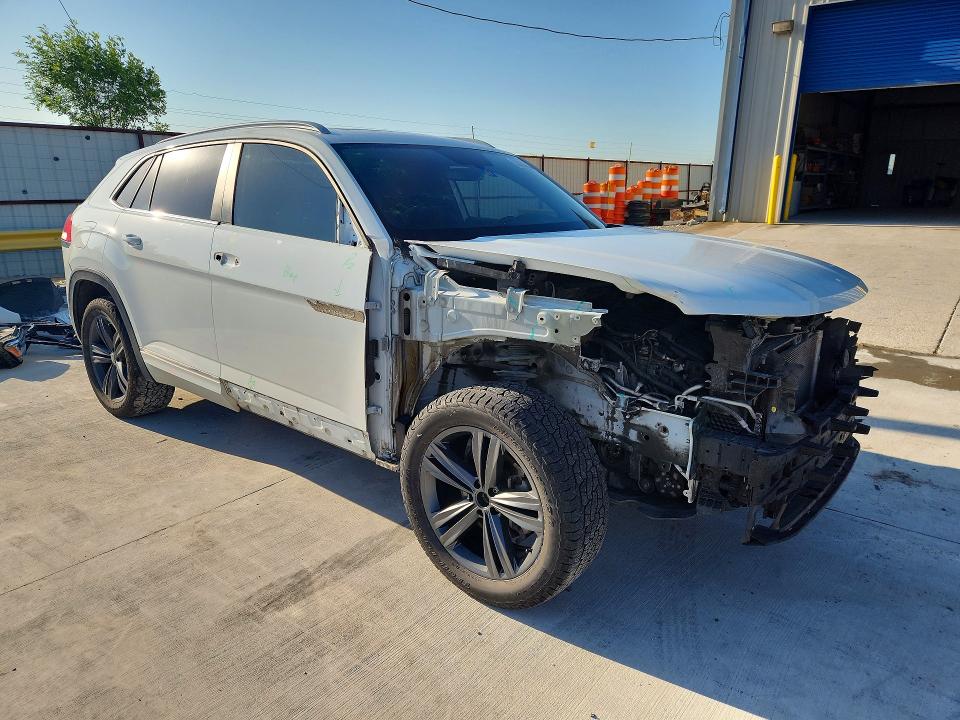 2020 Volkswagen Atlas VIN 1V26E2CA2LC217210 COPART salvage auction — FRONT END, TX - SALVAGE VEHICLE TITLE, sold $7,100 on 2026-08-21 (photo 4)
