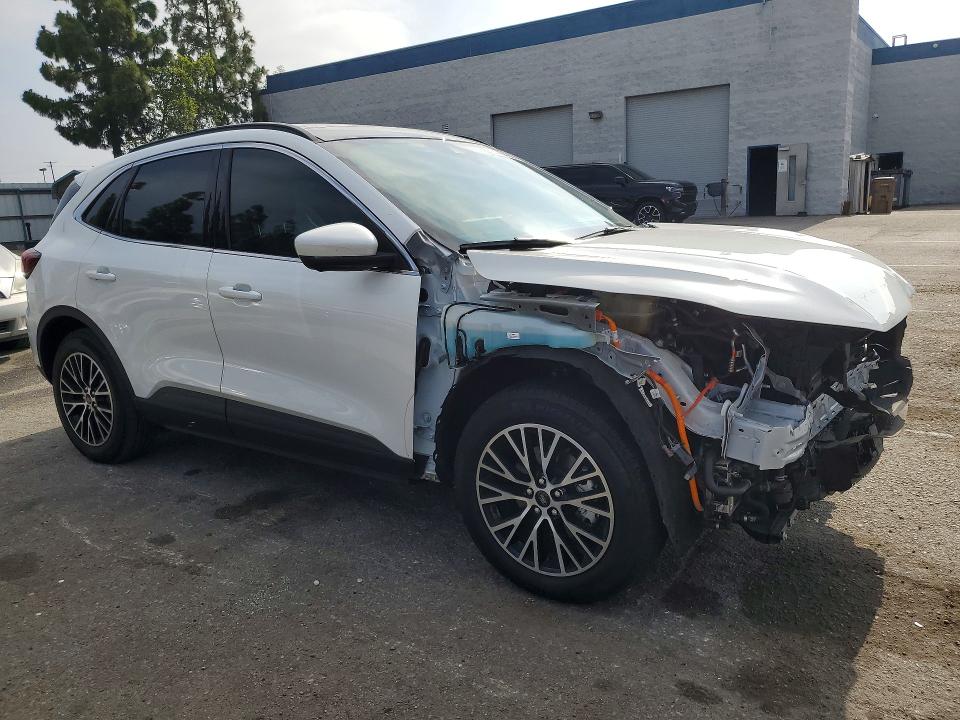 2024 Ford Escape VIN 1FMCU0E1XRUB42943 COPART salvage auction — FRONT END, Ca - Salvage Certificate, sold $12,500 on 2026-07-30 (photo 4)