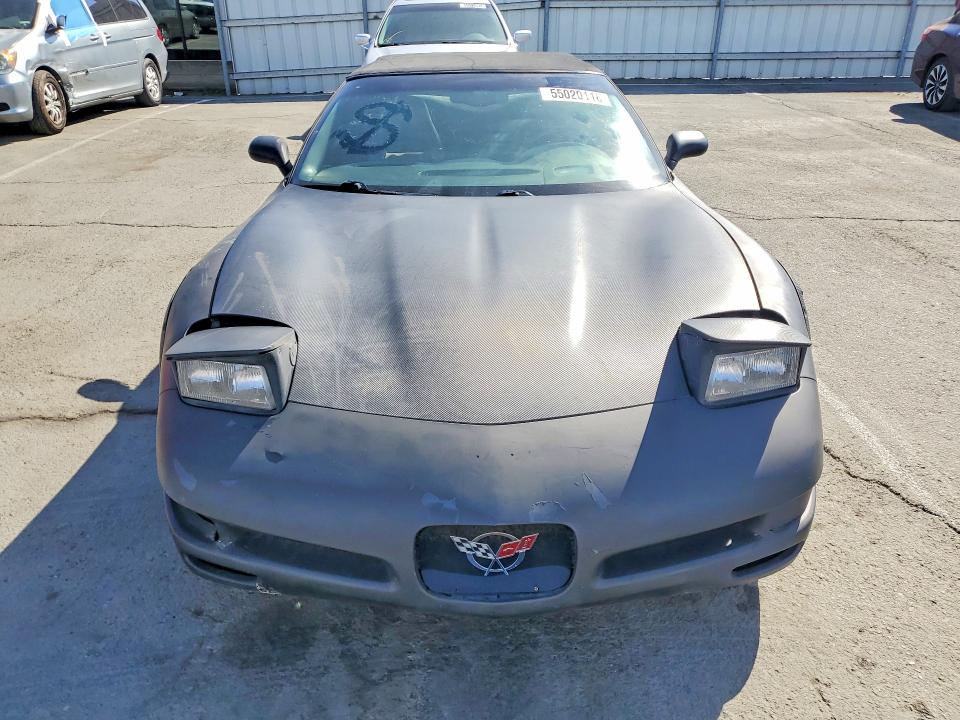 2002 Chevrolet Corvette VIN 1G1YY32G825115600 COPART salvage auction — MINOR DENT/SCRATCHES, Fl - Dis/Dlr/Exp Only Clean Title, sold $2,300 on 2026-07-31 (photo 5)