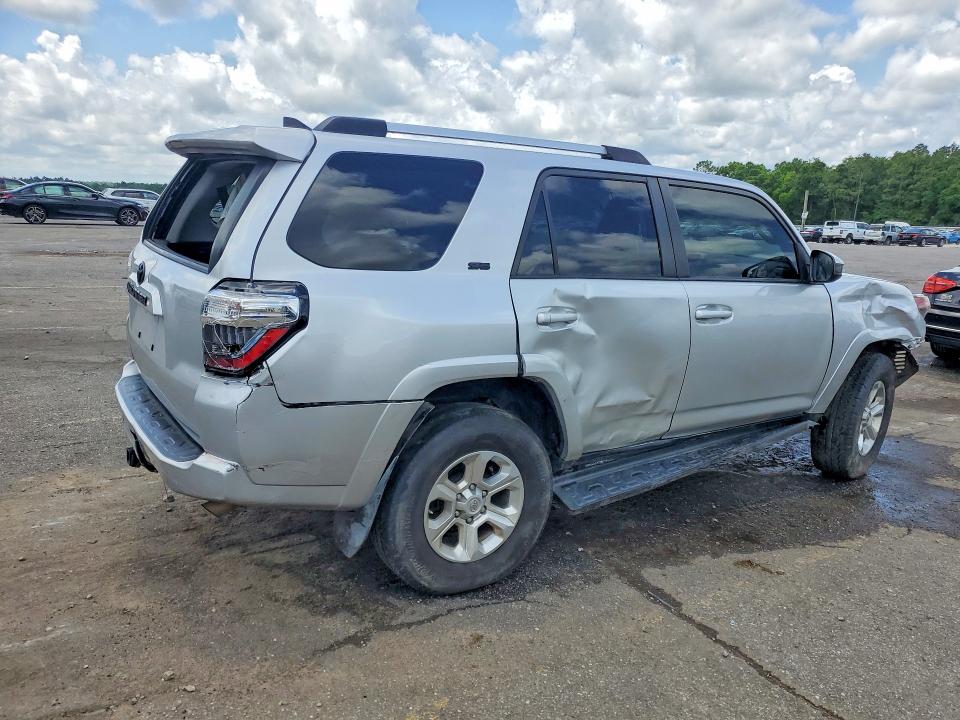 2019 Toyota 4runner VIN JTEBU5JR1K5646334 COPART salvage auction — FRONT END, VA - CERT OF TITLE - SALVAGE, sold $9,400 on 2026-07-27 (photo 3)