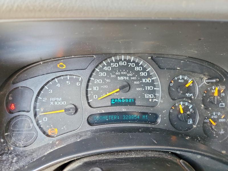 2004 Chevrolet Silverado VIN 2GCEK13T141340523 COPART salvage auction — SIDE, Co - Public - Salvage Title, sold $1,800 on 2026-07-22 (photo 9)
