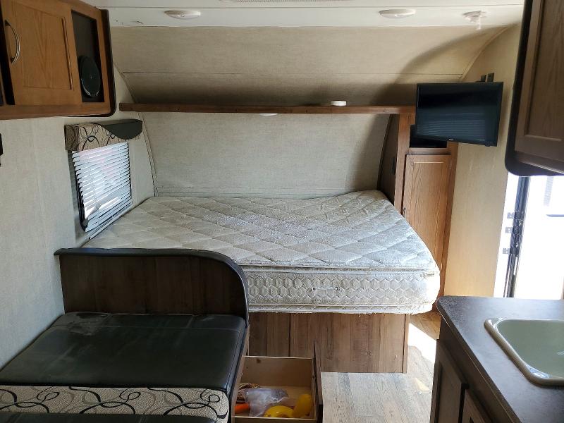 2018 Gulf stream Ameri-lite VIN 1NL1GTJ21J1126746 COPART salvage auction — HAIL, OK - CERT OF TITLE-SALVAGE FLOOD, sold $3,000 on 2026-07-30 (photo 5)