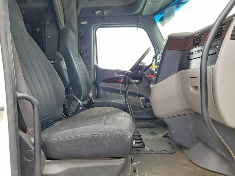 2015 Peterbilt 579 VIN 1XPBDP9X5FD255443 COPART salvage auction — FRONT END, CA - SALVAGE CERTIFICATE, sold $70 on 2026-09-10 (photo 5)