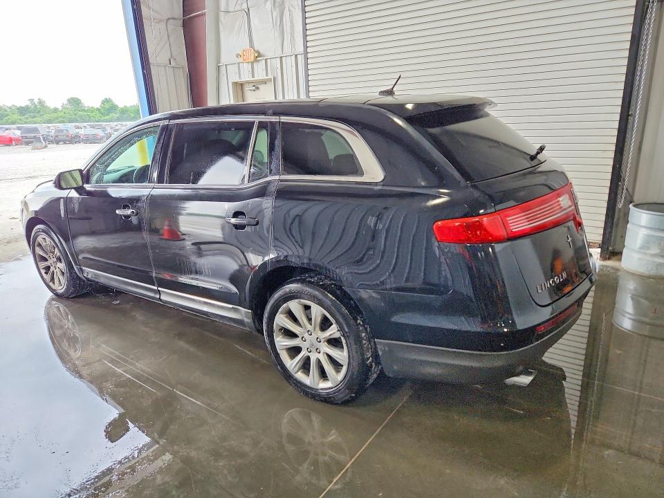2019 Lincoln Mkt VIN 2LMHJ5ATXKBL01690 COPART salvage auction — MINOR DENT/SCRATCHES, IN - CERTIFICATE OF TITLE, sold $1,650 on 2026-07-30 (photo 2)
