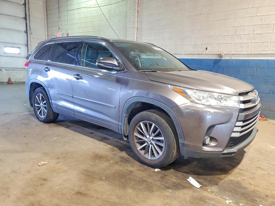 2018 Toyota Highlander VIN 5TDJZRFH9JS545317 COPART salvage auction — VANDALISM, Sc - Cert Of Title-Salvage, sold $8,500 on 2026-07-17 (photo 4)