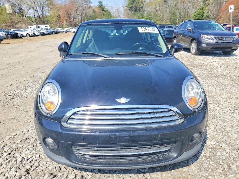 2013 Mini Cooper VIN WMWSU3C52DT372091 COPART salvage auction — MINOR DENT/SCRATCHES, Nh - Certificate Of Title, sold $1,250 on 2026-07-22 (photo 5)