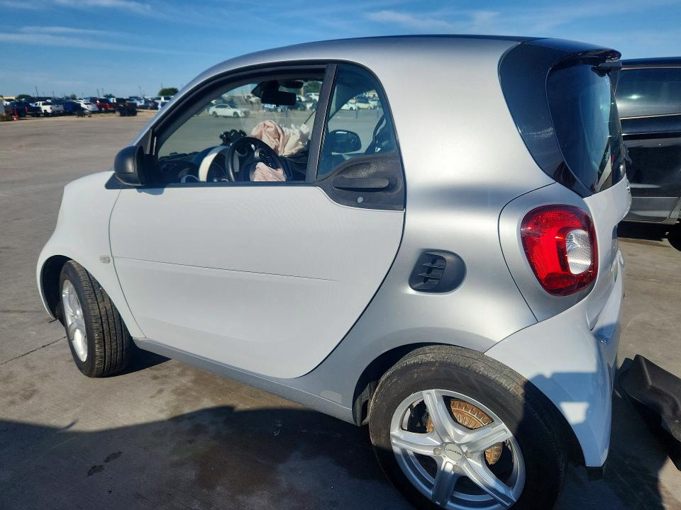 2016 Smart VIN WMEFJ5DA4GK123419 COPART salvage auction — FRONT END, Tx - Salvage Vehicle Title, sold $1,000 on 2026-08-20 (photo 2)