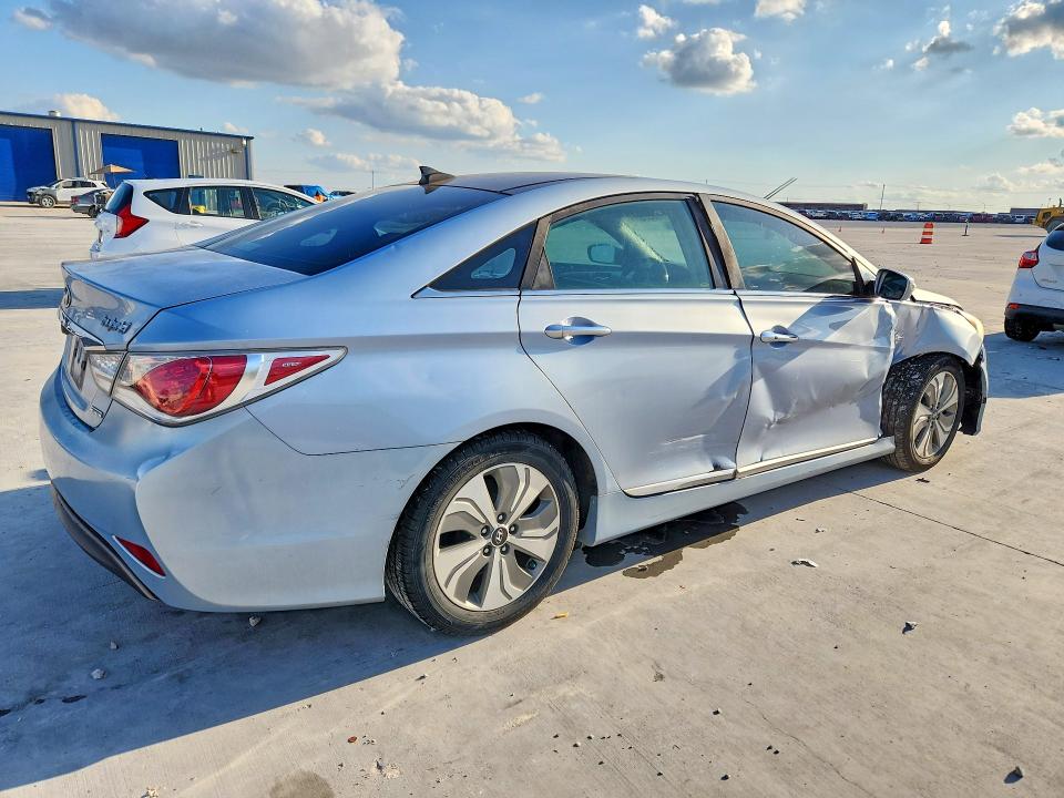 2015 Hyundai Sonata VIN KMHEC4A46FA120843 COPART salvage auction — FRONT END, Tx - Salvage Vehicle Title, sold $675 on 2026-07-10 (photo 3)