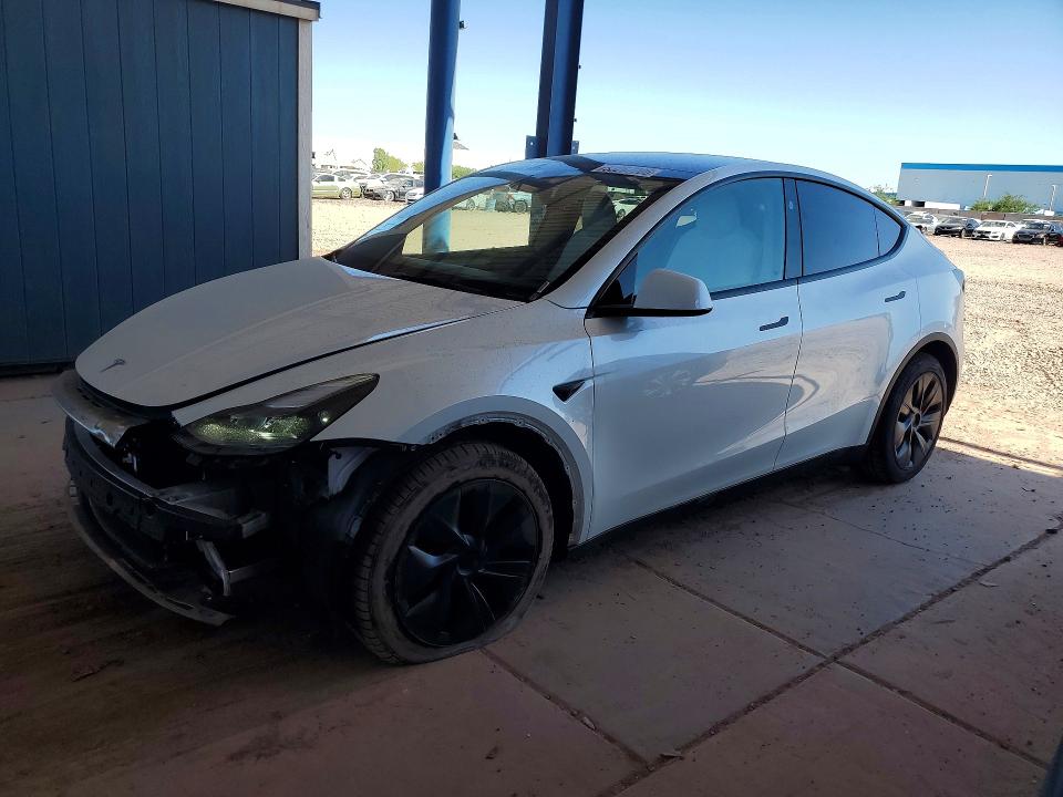 2025 Tesla Model y VIN 7SAYGDED0SA377272 COPART salvage auction — FRONT END, AZ - CERT OF TITLE - SALVAGE, sold $7,800 on 2026-07-28 (photo 1)