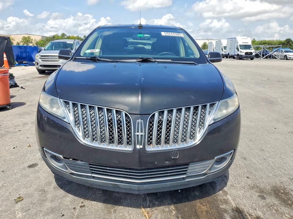 2015 Lincoln Mkx VIN 2LMDJ8JK3FBL22328 COPART salvage auction — NORMAL WEAR, Fl - Certificate Of Title, sold $875 on 2026-07-21 (photo 5)