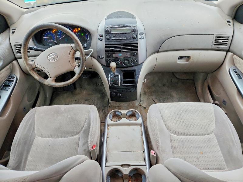 2010 Toyota Sienna VIN 5TDKK4CC2AS313565 COPART salvage auction — FRONT END, KS - DUPLICATE TITLE, sold $725 on 2026-07-20 (photo 8)