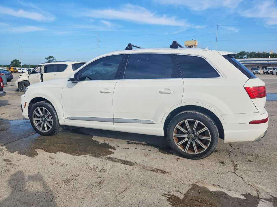 2017 Audi Q7 VIN WA1LAAF78HD044461 COPART salvage auction — MINOR DENT/SCRATCHES, La - Dealer Only Clean Title (P), sold $5,900 on 2026-07-29 (photo 2)