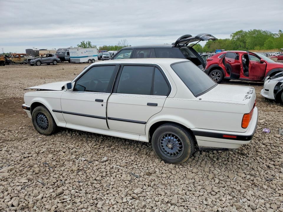 1990 BMW 3er VIN WBAAE9313LED64273 COPART salvage auction — ENGINE BURN, Il - Salvage Certificate, sold $2,100 on 2026-07-08 (photo 2)