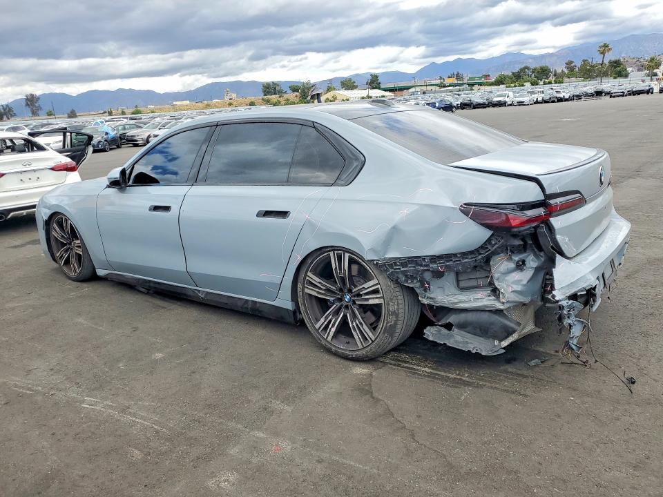 2023 BMW 7er VIN WBA23EH05PCL90200 COPART salvage auction — REAR END, Ca - Salvage Certificate, sold $32,500 on 2026-07-20 (photo 2)