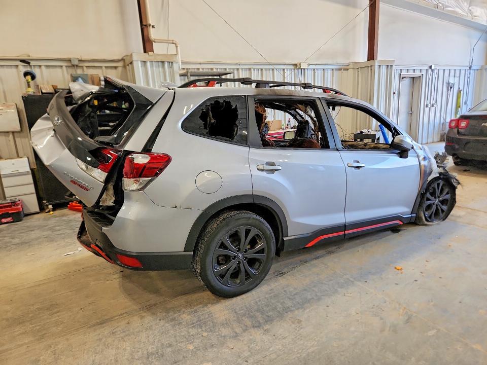 2021 Subaru Forester VIN JF2SKARC6MH454168 COPART salvage auction — BURN, WI - JUNKED VEHICLE BILL OF SALE, sold $300 on 2026-07-15 (photo 3)
