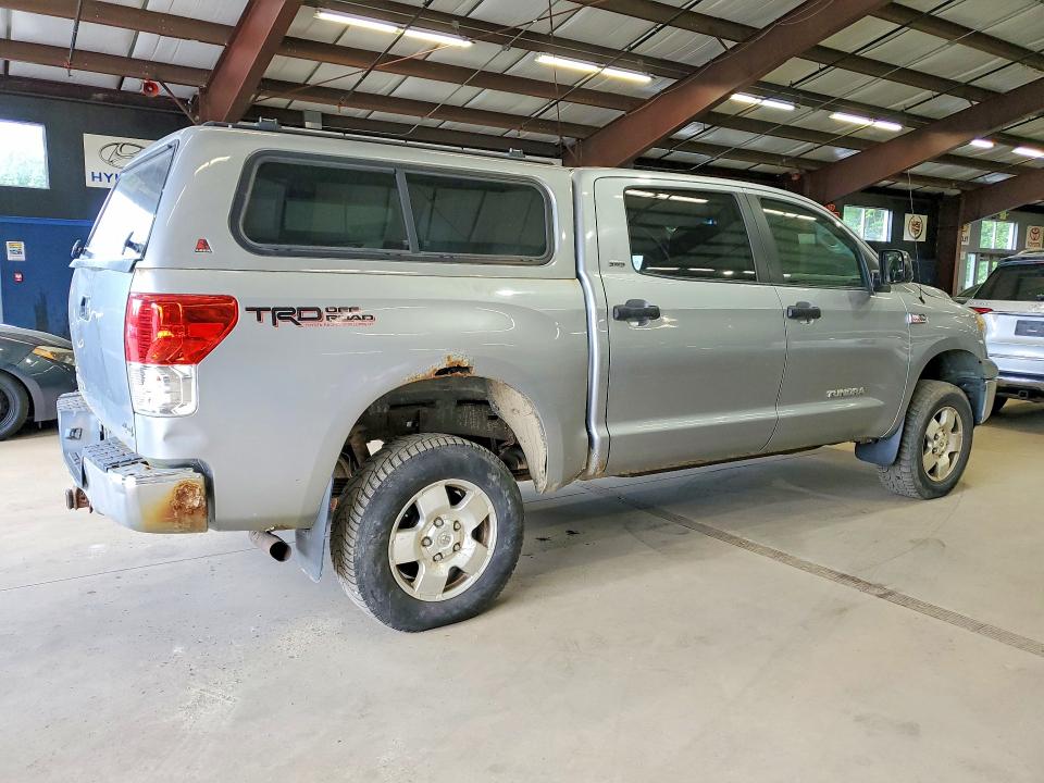 2011 Toyota Tundra VIN 5TFDY5F18BX187120 COPART salvage auction — MINOR DENT/SCRATCHES, Vt - Certificate Of Title, sold $5,500 on 2026-07-31 (photo 3)