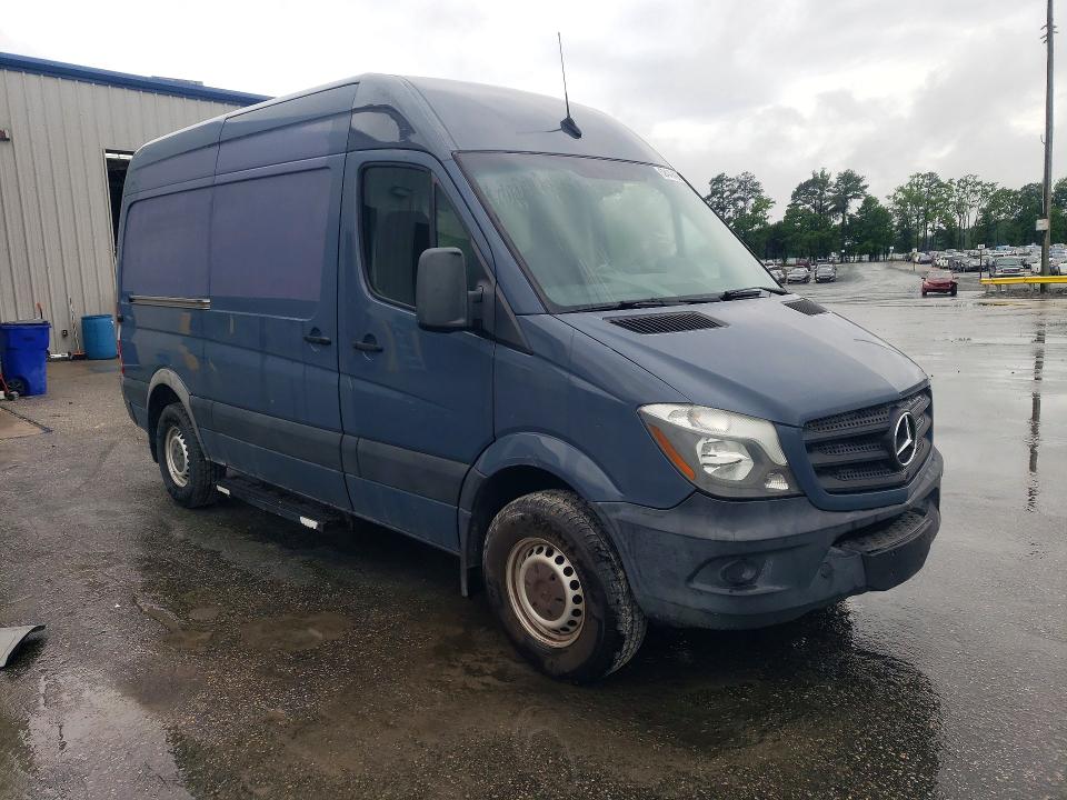 2018 Mercedes-benz VIN WD3PE7CD2JP624277 COPART salvage auction — MINOR DENT/SCRATCHES, Va - Dealer Only Clean Title, sold $8,500 on 2026-07-28 (photo 4)