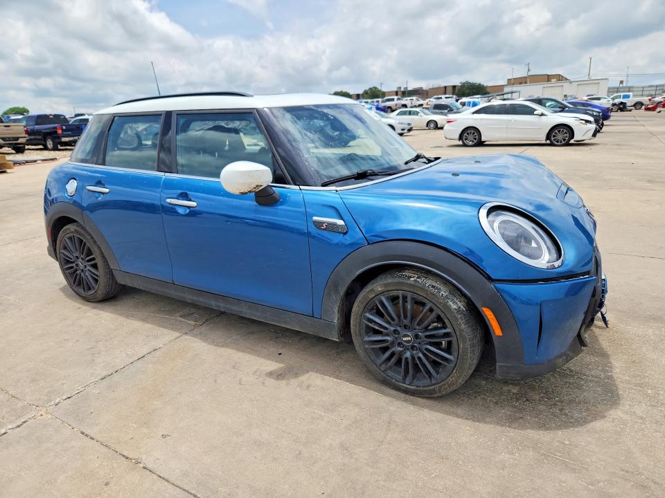 2023 Mini Cooper VIN WMW53DK06P2S64367 COPART salvage auction — FRONT END, TX - CERTIFICATE OF TITLE, sold $2,850 on 2026-08-13 (photo 4)