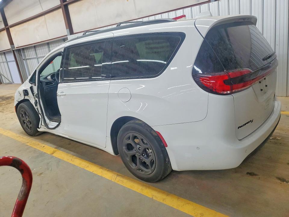 2021 Chrysler VIN 2C4RC1S75MR526828 COPART salvage auction — SIDE, Nc - Salvage Certificate Of Title, sold $4,450 on 2026-07-29 (photo 2)