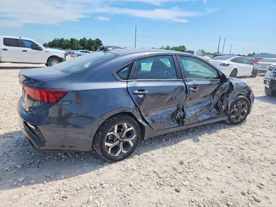 2019 Kia VIN 3KPF24AD9KE098243 COPART salvage auction — SIDE, Tx - Salvage Vehicle Title, sold $2,650 on 2026-07-09 (photo 3)