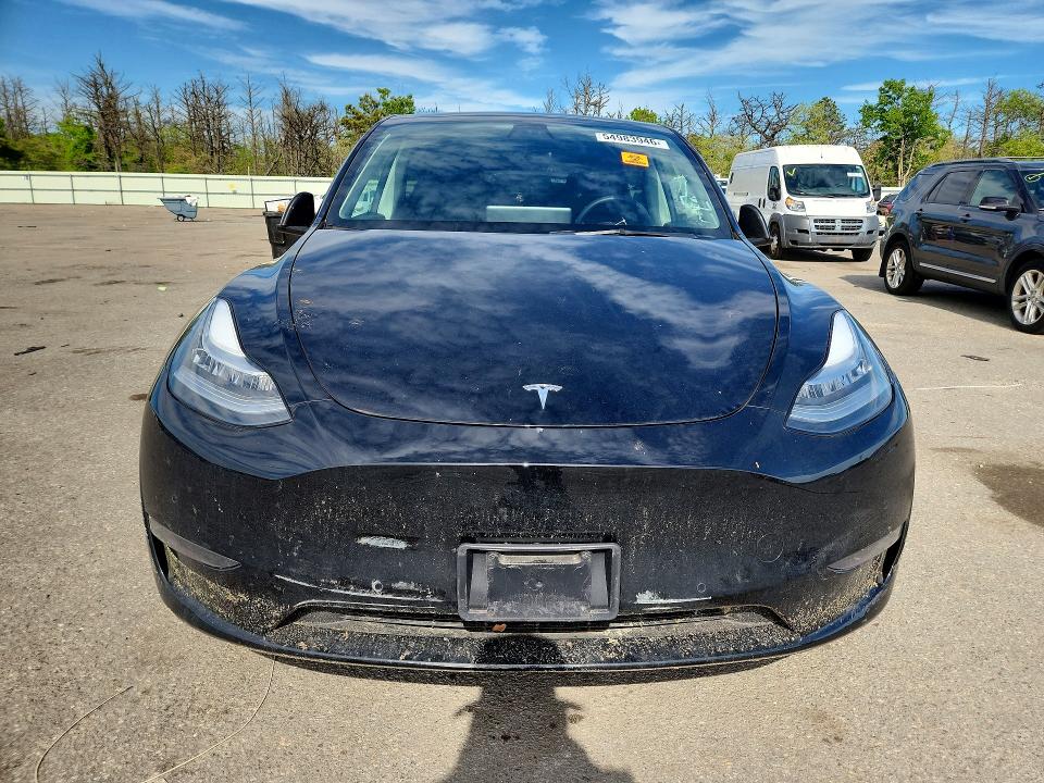 2022 Tesla Model y VIN 7SAYGAEE3NF378284 COPART salvage auction — WATER/FLOOD, Ny - Mv907A-Flood Salvage, sold $12,400 on 2026-07-13 (photo 5)
