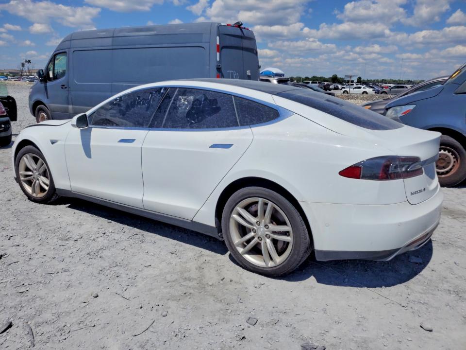 2014 Tesla Model s VIN 5YJSA1S13EFP65505 COPART salvage auction — MINOR DENT/SCRATCHES, Fl - Certificate Of Title, sold $2,700 on 2026-07-27 (photo 2)