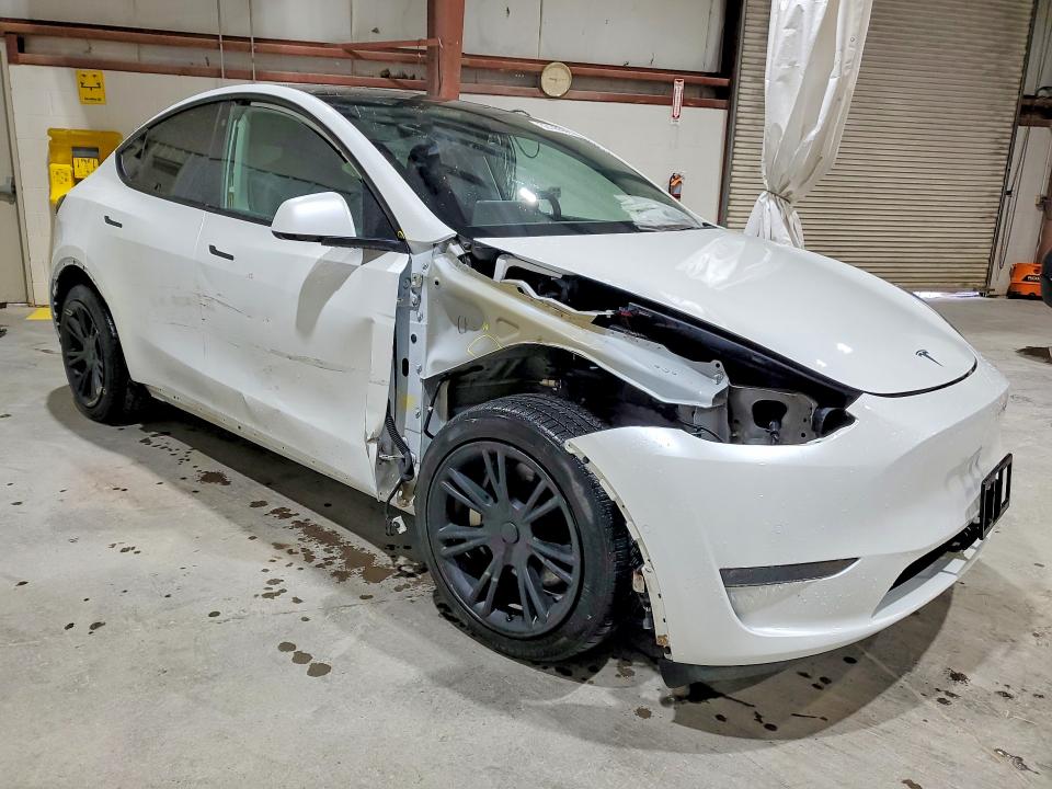 2020 Tesla Model y VIN 5YJYGDEF6LF017295 COPART salvage auction — SIDE, Ny - Mv-907A Salvage Certificate, sold $9,300 on 2026-07-27 (photo 4)