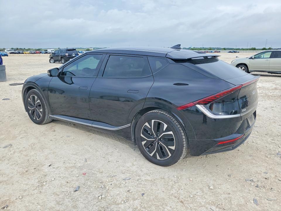 2022 Kia Ev6 VIN KNDC34LA3N5056699 COPART salvage auction — MINOR DENT/SCRATCHES, Tx - Salvage Vehicle Title, sold $11,900 on 2026-07-30 (photo 2)