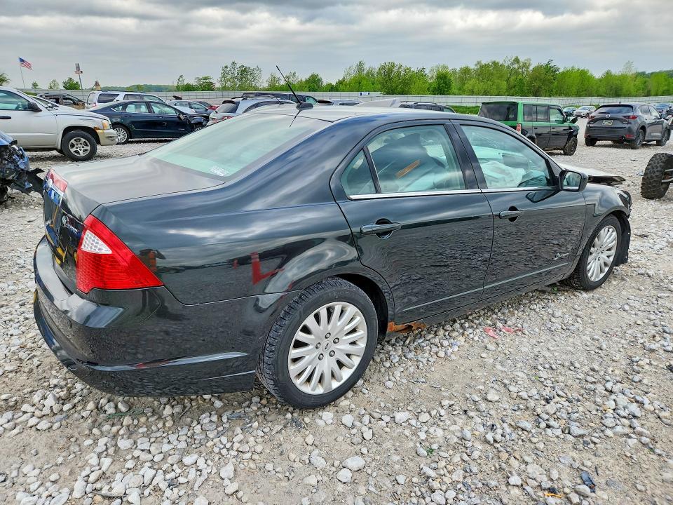 2010 Ford Fusion VIN 3FADP0L35AR130284 COPART salvage auction — FRONT END, MI - CERTIFICATE OF TITLE, sold $400 on 2026-07-09 (photo 3)