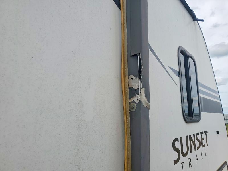 2019 Keys Trailer VIN 4YDT33129K5351269 COPART salvage auction — WATER/FLOOD, TX - SALVAGE TITLE-FLOOD DAMAGE, sold $3,100 on 2026-07-23 (photo 9)