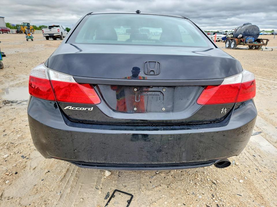 2015 Honda Accord VIN 1HGCR2F80FA188616 COPART salvage auction — FRONT END, Tx - Salvage Vehicle Title, sold $2,050 on 2026-07-02 (photo 6)