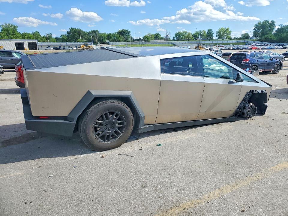 2025 Tesla VIN 7G2CEHED6SA063076 COPART salvage auction — UNDERCARRIAGE, Mo - Salvage Certificate Of Title, sold $35,250 on 2026-07-10 (photo 3)