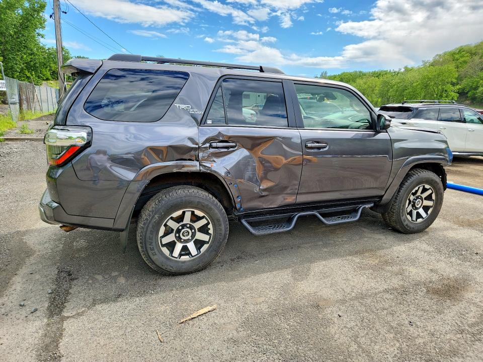 2023 Toyota 4runner VIN JTERU5JR3P6117046 COPART salvage auction — FRONT END, NJ - CERT OF TITLE-SALVAGE, sold $23,200 on 2026-07-09 (photo 3)