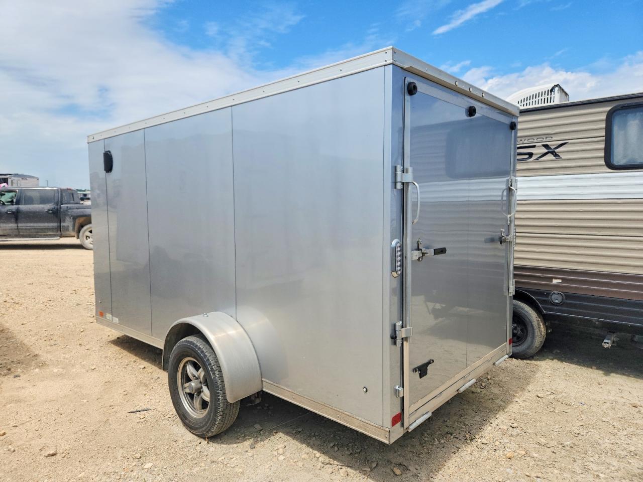 2022 Aluminum Trailer Co VIN 5JX1C141XNC224134 COPART salvage auction — Side, TX - SALVAGE VEHICLE TITLE (P), sold $1,250 on 2026-07-09 (photo 3)