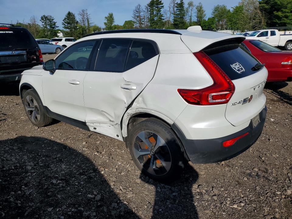 2024 Volvo Xc40 VIN YV4L12UL8R2201427 COPART salvage auction — SIDE, Md - Cert Of Salvage > 75% Damage, sold $250 on 2026-07-27 (photo 2)