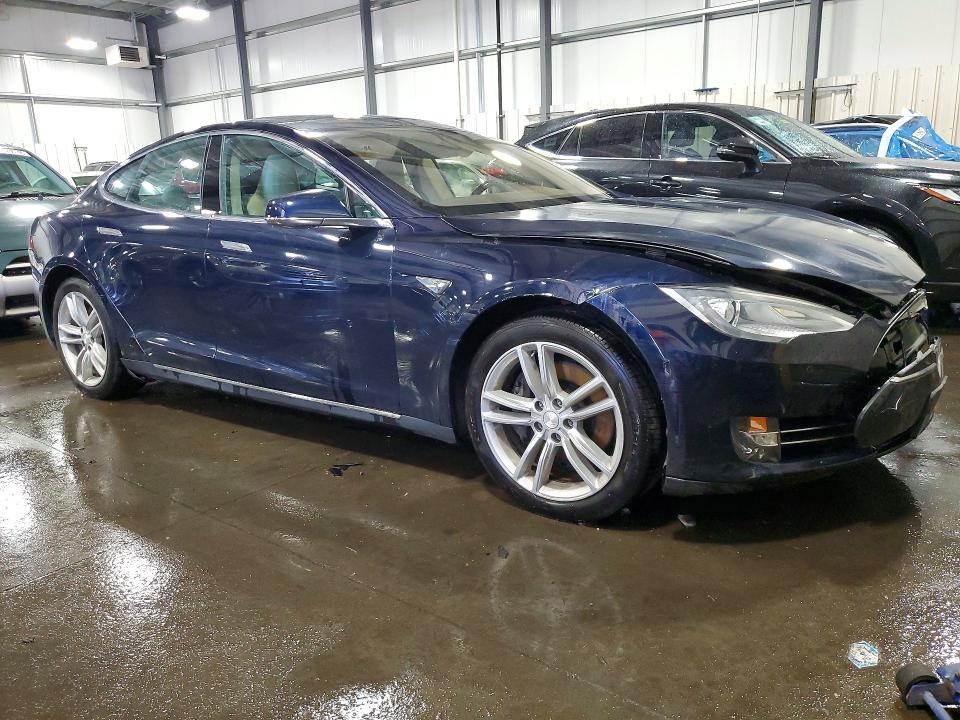 2013 Tesla Model s VIN 5YJSA1CN4DFP08570 COPART salvage auction — FRONT END, MN - CERT OF TITLE-SALVAGE, sold $900 on 2026-07-02 (photo 4)
