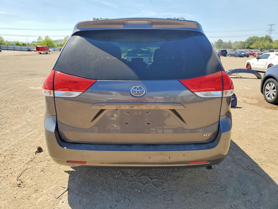 2011 Toyota Sienna VIN 5TDYK3DC3BS158447 COPART salvage auction — FRONT END, Il - Salvage Certificate, sold $1,400 on 2026-07-07 (photo 6)
