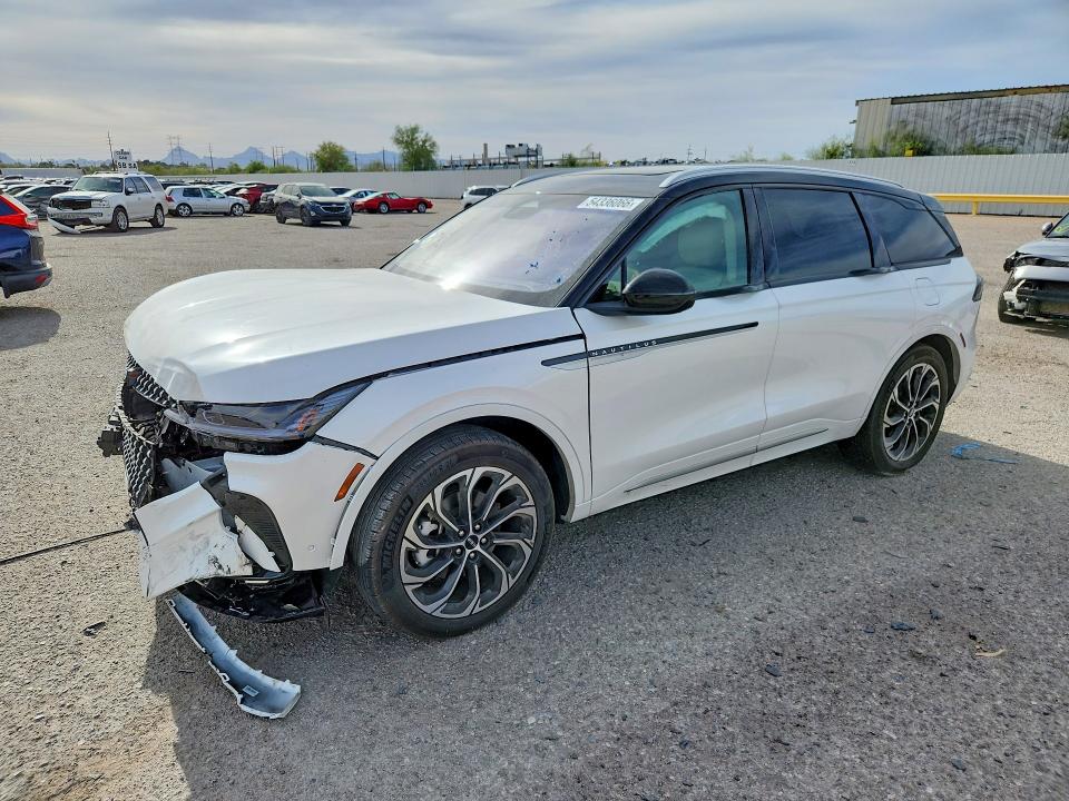 2024 Lincoln Nautilus VIN 5LMPJ8KAXRJ878177 COPART salvage auction — FRONT END, AZ - CERT OF TITLE - SALVAGE, sold $16,100 on 2026-07-31 (photo 1)