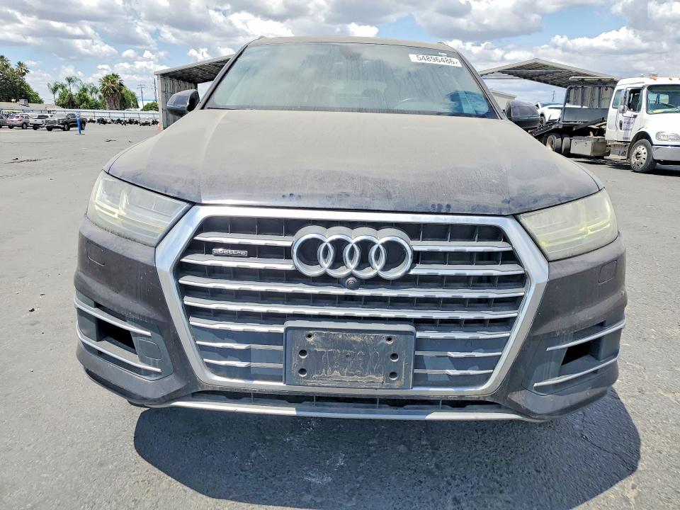2017 Audi Q7 VIN WA1LAAF75HD013409 COPART salvage auction — MINOR DENT/SCRATCHES, Ca - Dis/Dlr/Exp Only Clean Title, sold $6,500 on 2026-07-29 (photo 5)