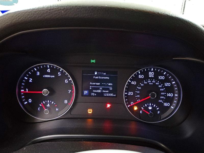 2020 Kia Forte VIN 3KPF24AD5LE185302 COPART salvage auction — MINOR DENT/SCRATCHES, Tx - Certificate Of Title, sold $2,300 on 2026-07-02 (photo 9)