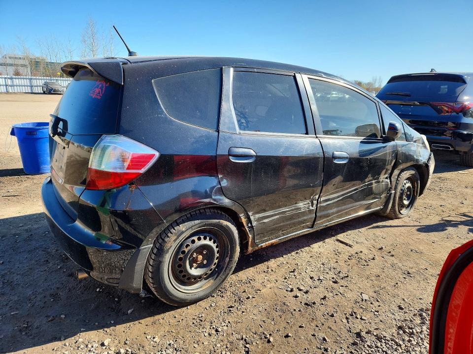 2010 Honda Fit VIN JHMGE8G50AC805561 COPART salvage auction — SIDE, On - Permit No Brand - Unfit, sold $250 on 2026-07-23 (photo 3)