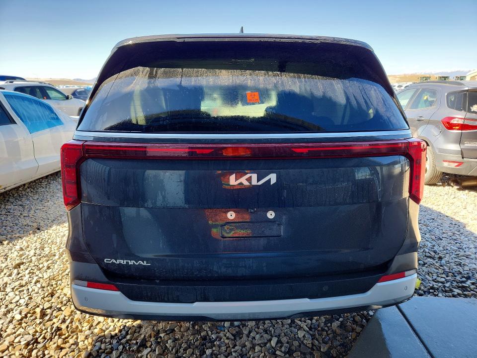 2026 Kia Carnival VIN KNDNB5K37T6601833 COPART salvage auction — ROLLOVER, UT - SALVAGE CERTIFICATE, sold $5,800 on 2026-07-17 (photo 6)